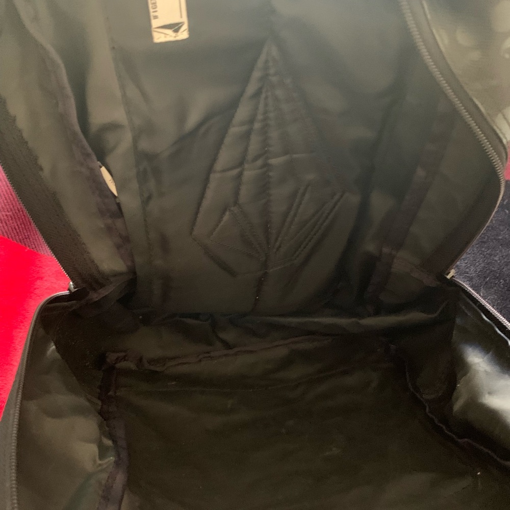 Volcom Small Backpack. Great Condition, Preloved - image 4